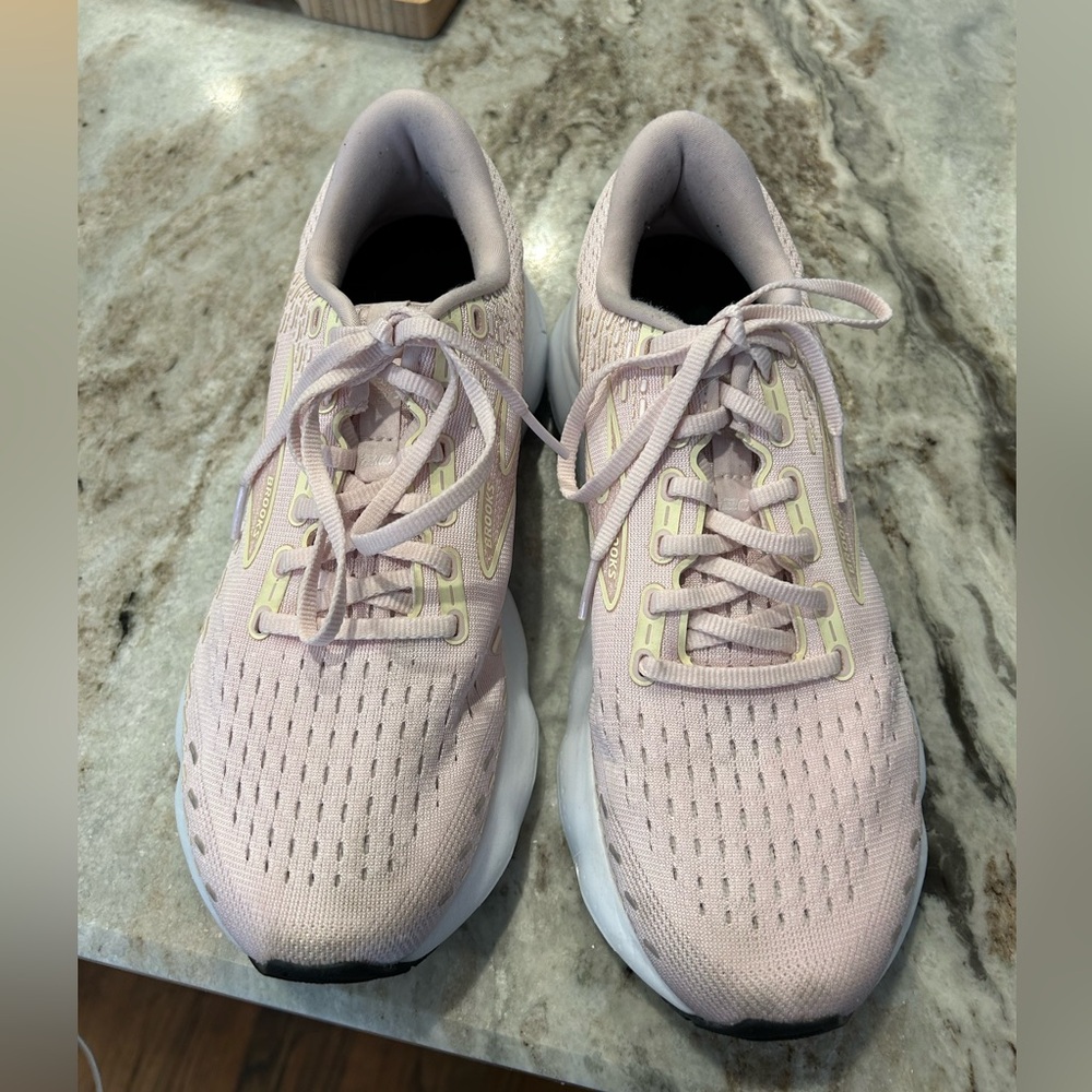 Womens Brooks running shoes